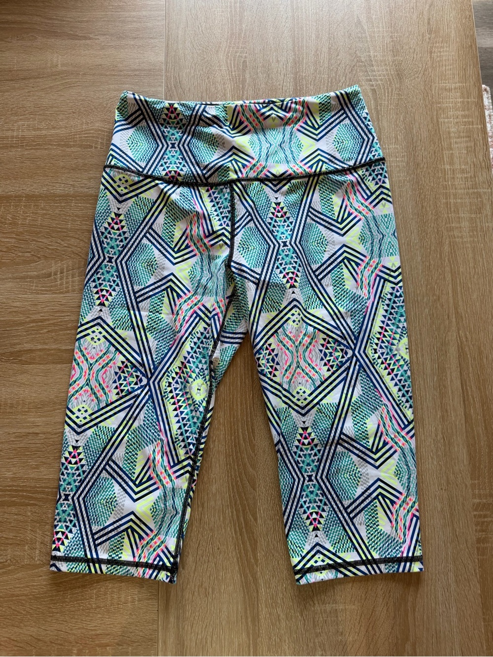 VSX Multicolor Geometric Capris